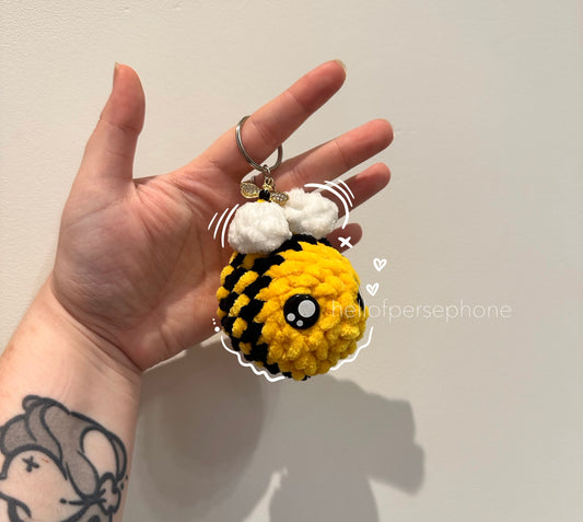 Porte clés abeille en crochet, amigurumi abeille porte clefs au crochet, idées cadeaux pour apiculteur ou apicultrice