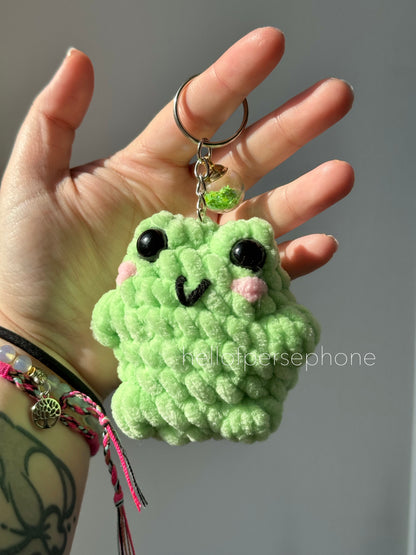 porte clefs grenouille kawaii amigurumi crochet, bijou de sac à main charms